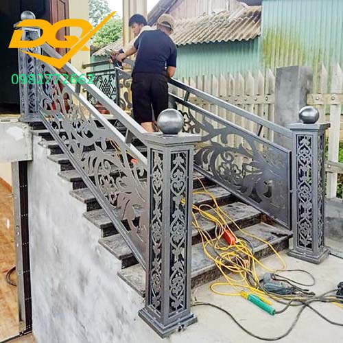 Mẫu cầu thang sắt CNC đẹp giá rẻ tại Hà Nội 